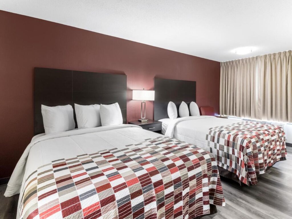 Red Roof Inn Dandridge - Image 2