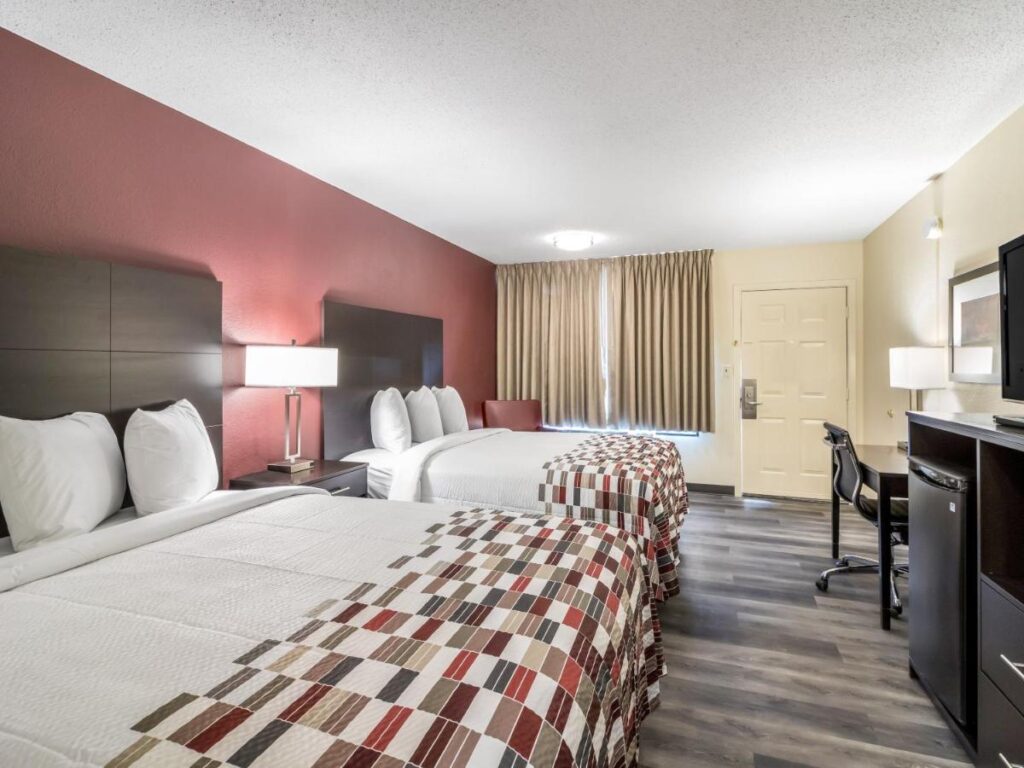 Red Roof Inn Dandridge - Image 3