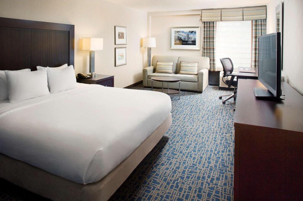 DoubleTree by Hilton Baltimore - BWI Airport - Image 2