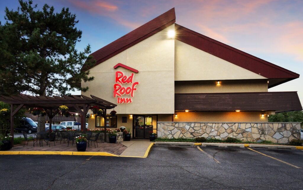 Red Roof Inn Grand Rapids Airport - Image 5