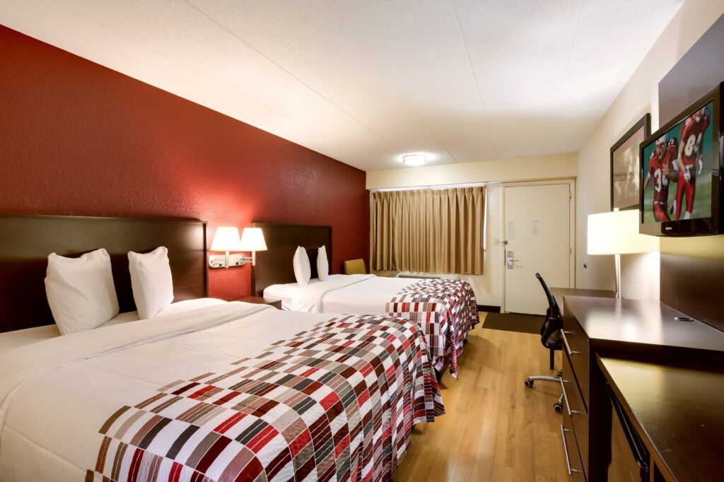 Red Roof Inn Grand Rapids Airport - Image 6