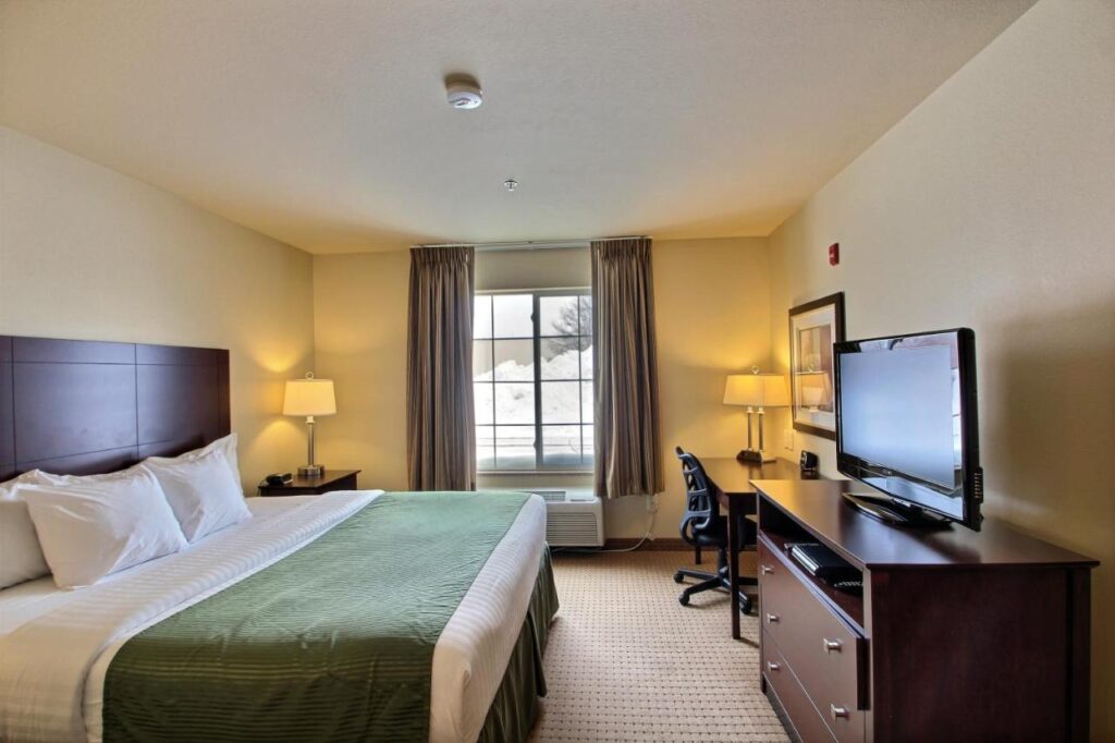 Cobblestone Inn & Suites - Brillion - Image 5