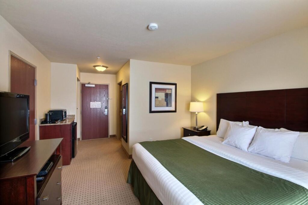 Cobblestone Inn & Suites - Brillion - Image 6