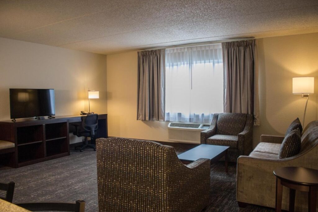 Cobblestone Suites - Oshkosh - Image 3