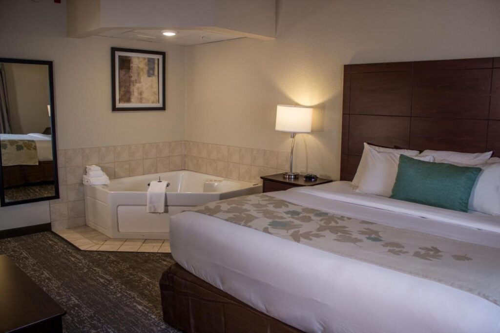 Cobblestone Suites - Oshkosh - Image 5