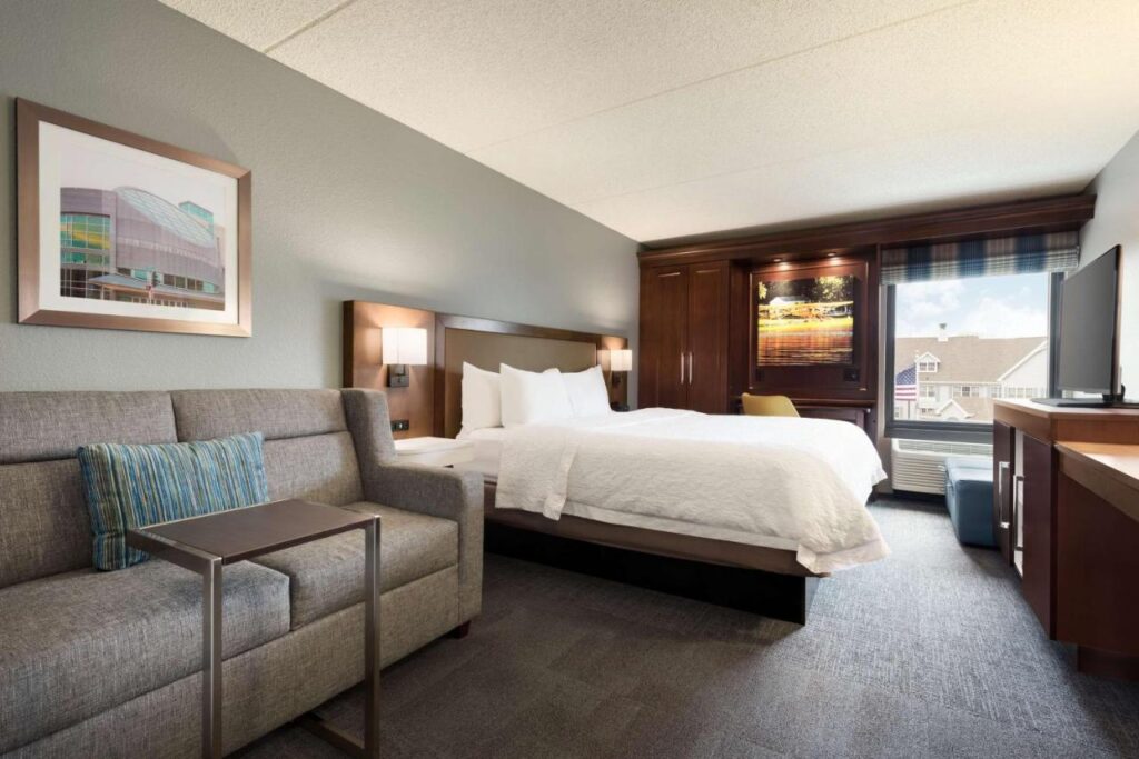 Hampton Inn Appleton-Fox River Mall Area - Image 5