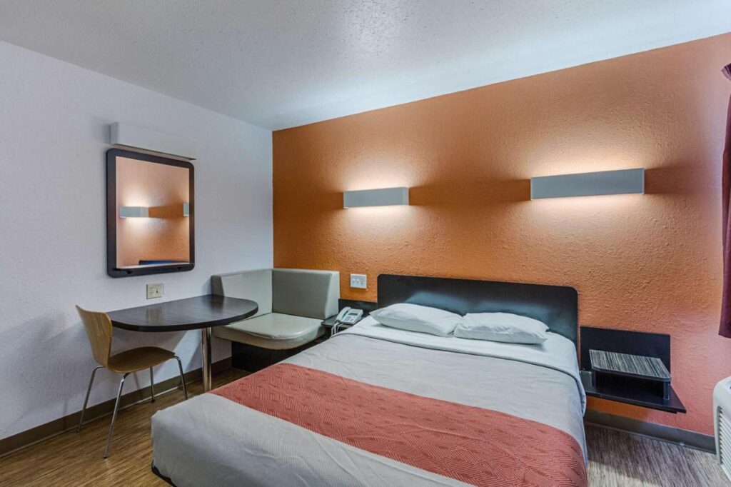 Motel 6-Oshkosh, WI - Image 2