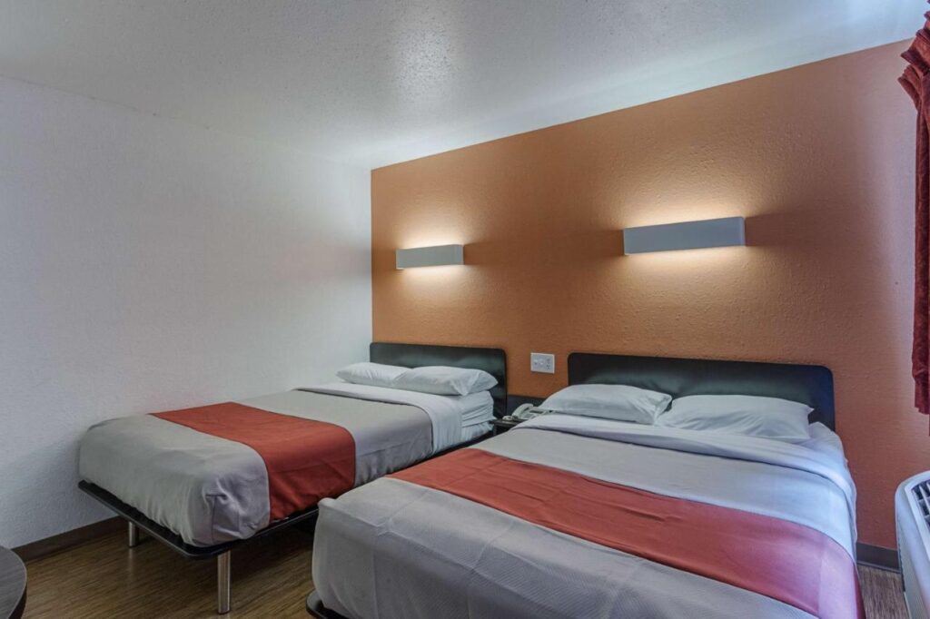 Motel 6-Oshkosh, WI - Image 5