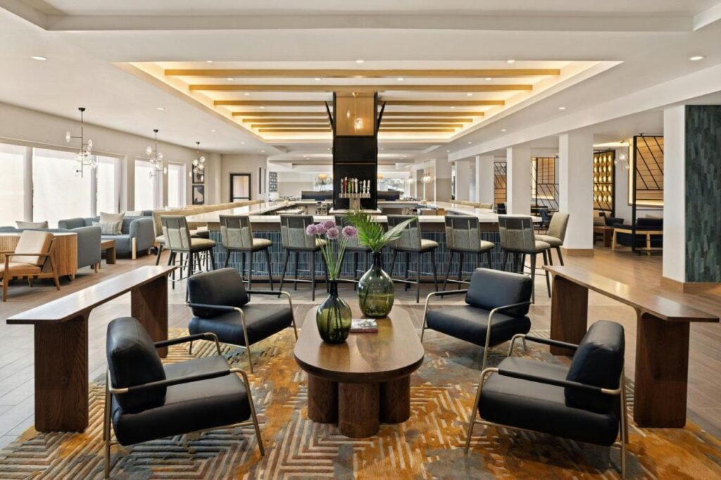 Oshkosh Marriott Waterfront Hotel & Convention Center - Image 1