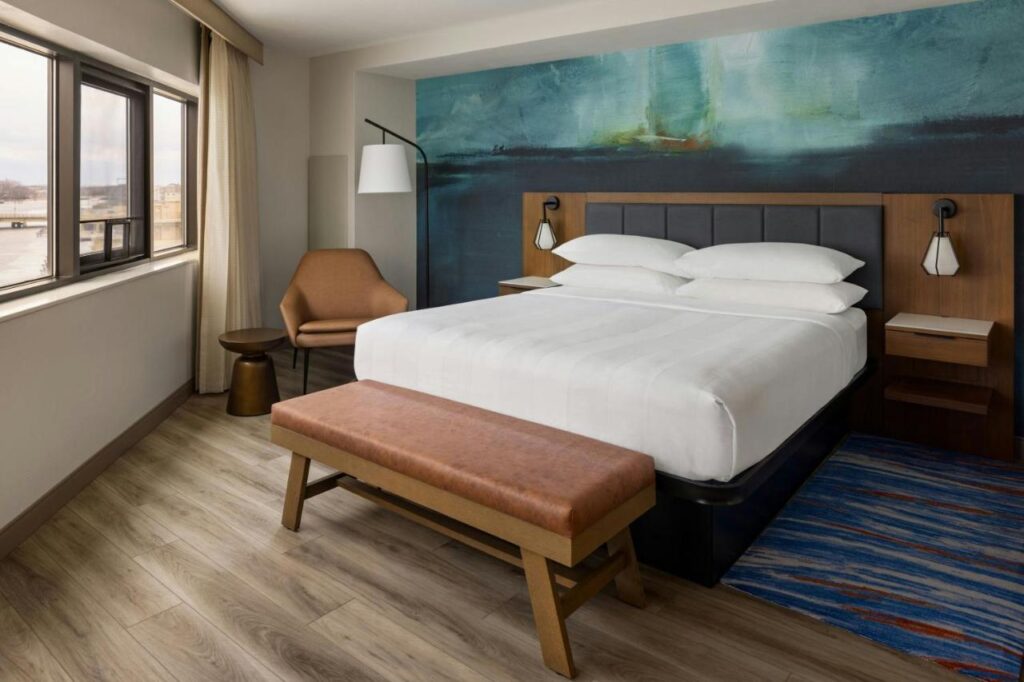 Oshkosh Marriott Waterfront Hotel & Convention Center - Image 2