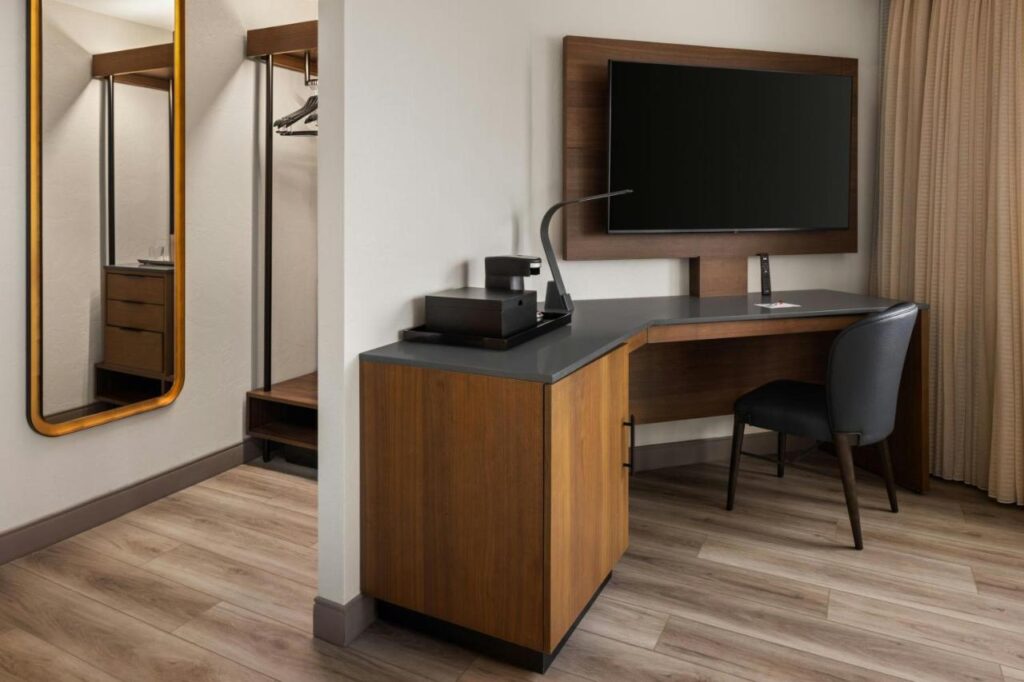 Oshkosh Marriott Waterfront Hotel & Convention Center - Image 6