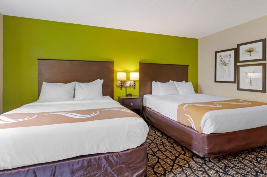 Quality Inn - Image 4