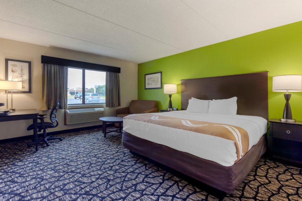 Quality Inn - Image 6