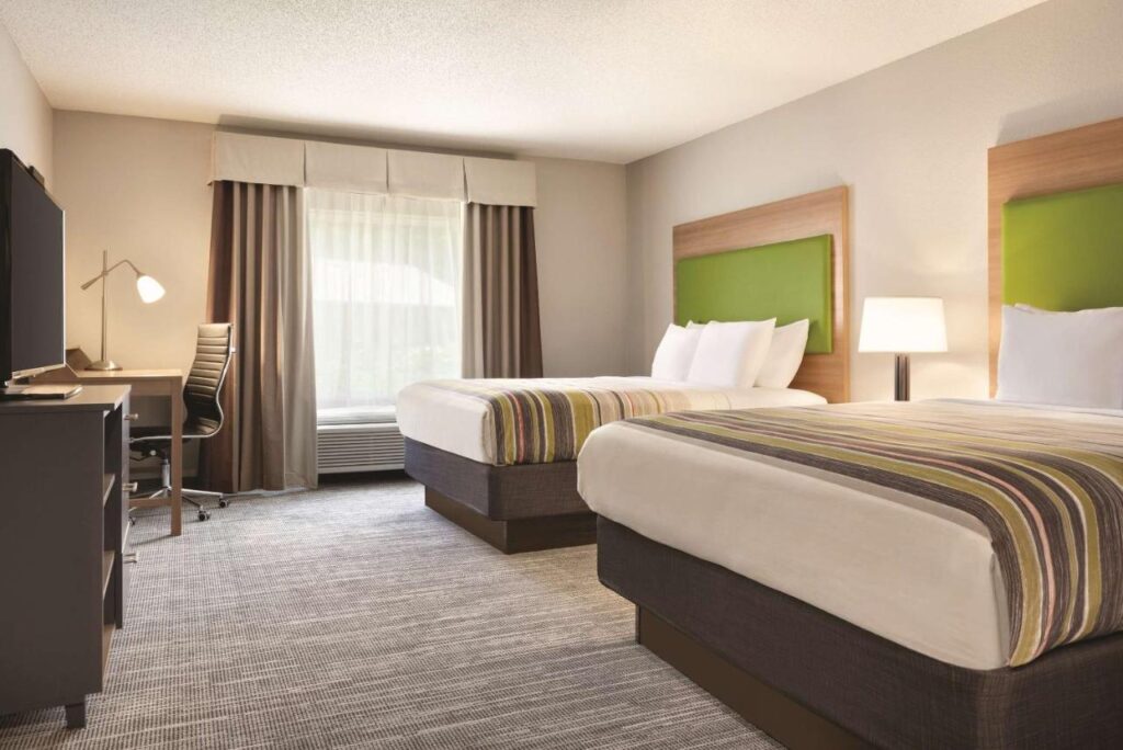 Country Inn & Suites by Radisson, Greensboro, NC - Image 3