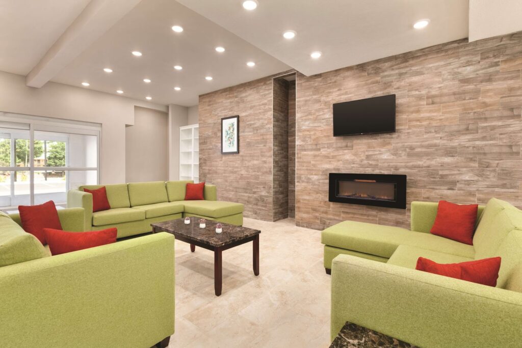 Country Inn & Suites by Radisson, Greensboro, NC - Image 6