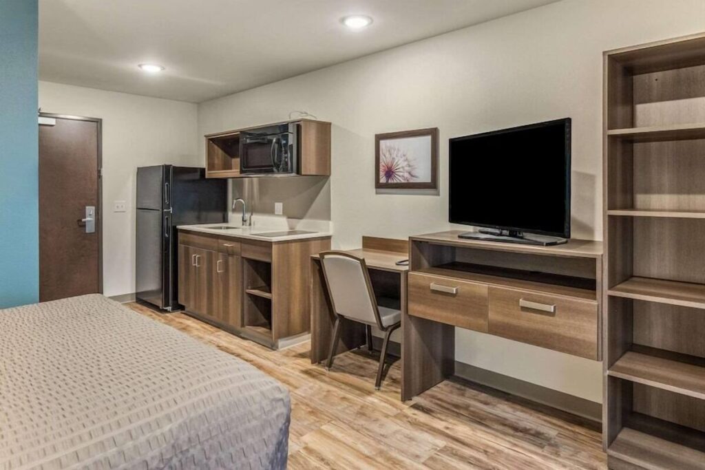 WoodSpring Suites Greenville Haywood Mall - Image 4