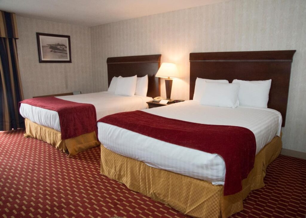Hampton Falls Inn - Image 2