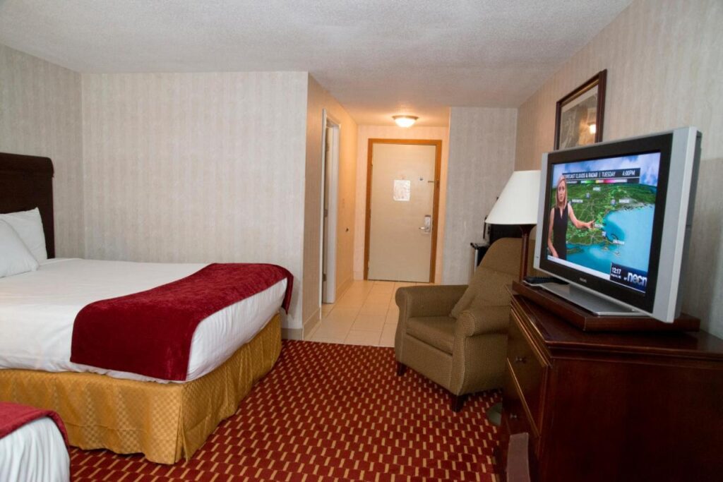 Hampton Falls Inn - Image 3