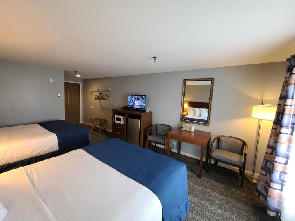 Hampton Village Inn - Image 3