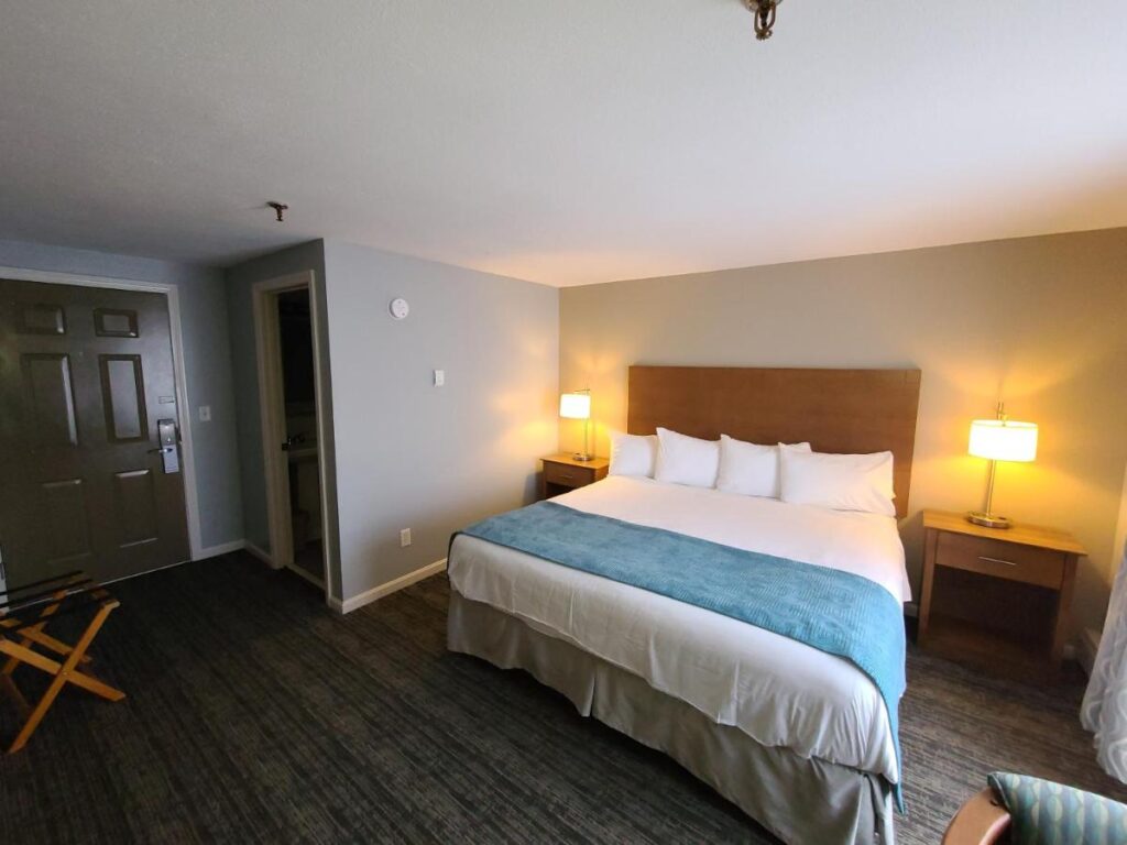 Hampton Village Inn - Image 4