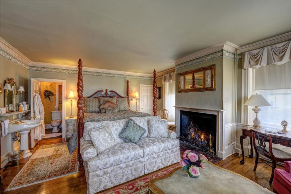 Inn by the Bandstand - Image 6
