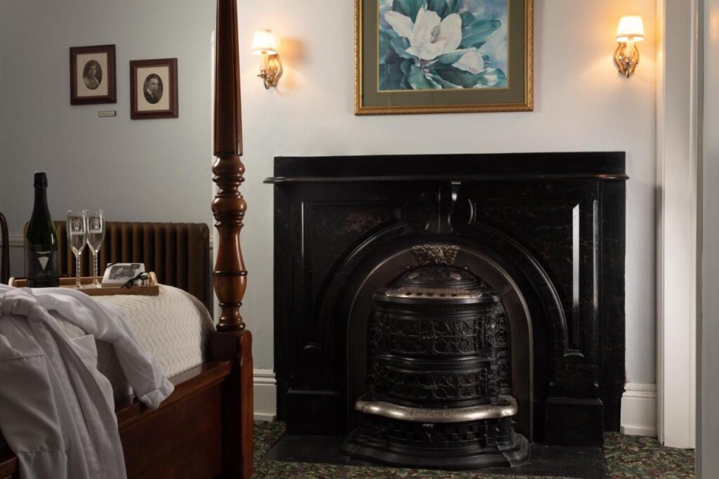 Carlisle House Bed and Breakfast - Image 2