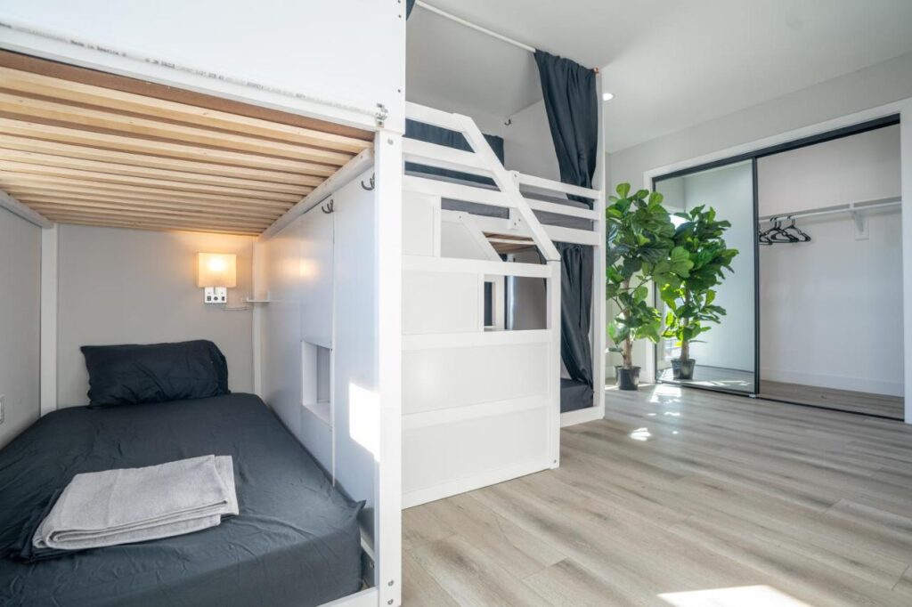 Normandie Hostel - Image 3