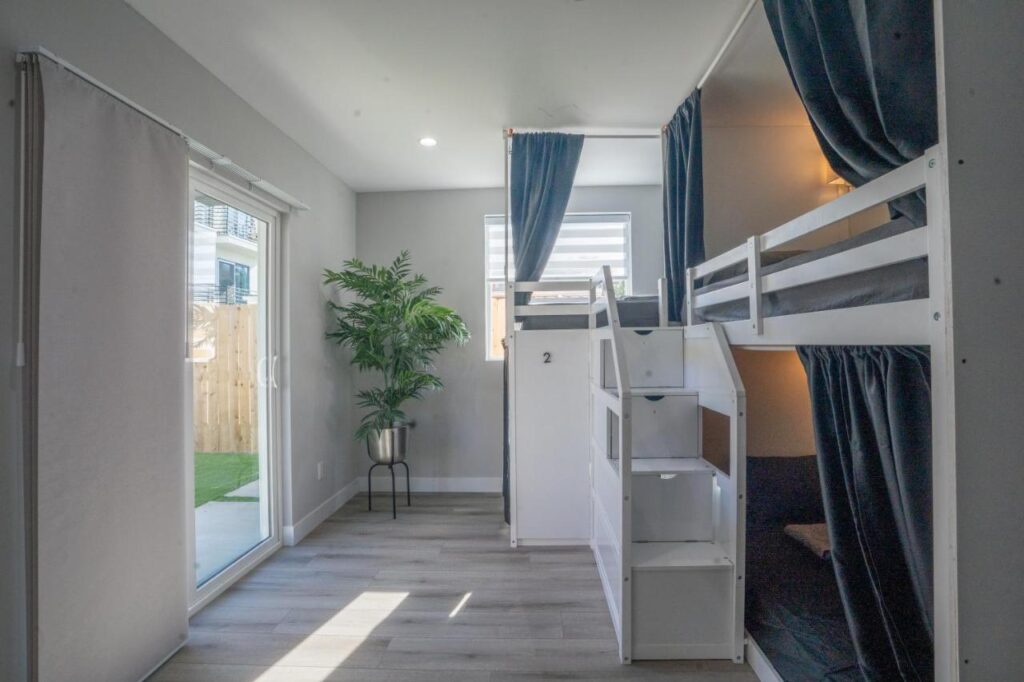 Normandie Hostel - Image 5