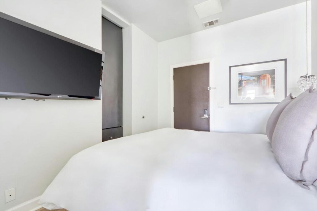 The Crescent Hotel Beverly Hills, Sonder by Marriott Bonvoy - Image 4