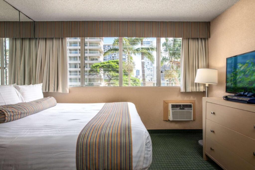 Aqua Aloha Surf Waikiki - Image 2