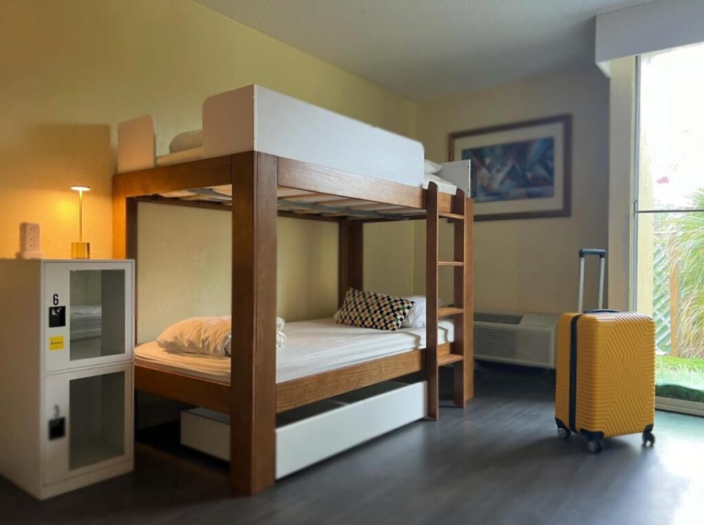 Bposhtels Waikiki Retreat - Image 2