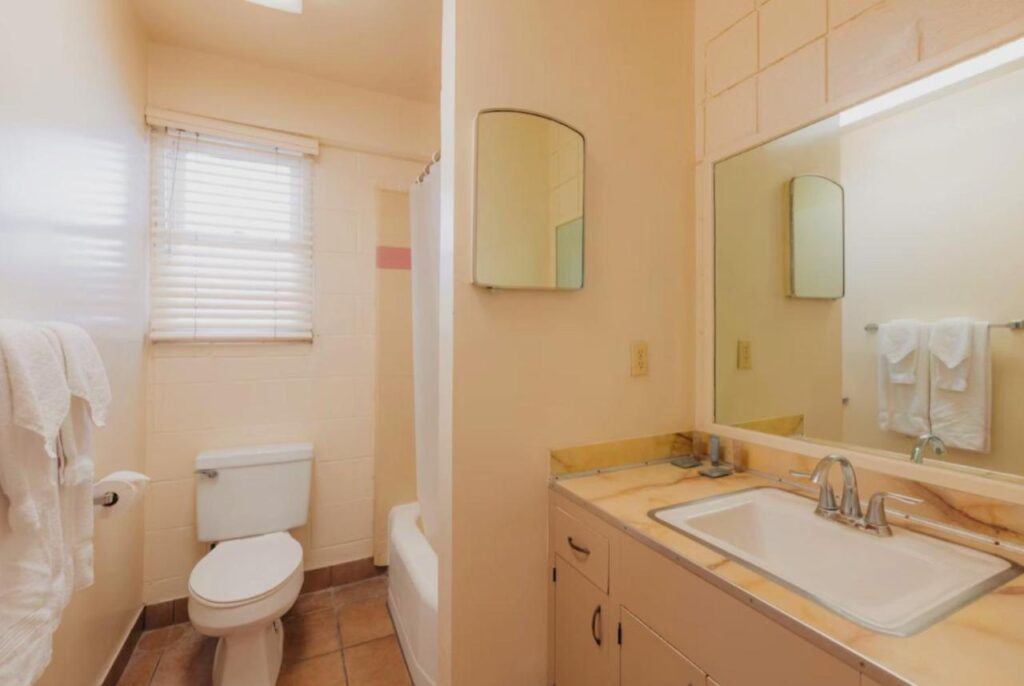 Bposhtels Waikiki Retreat - Image 3