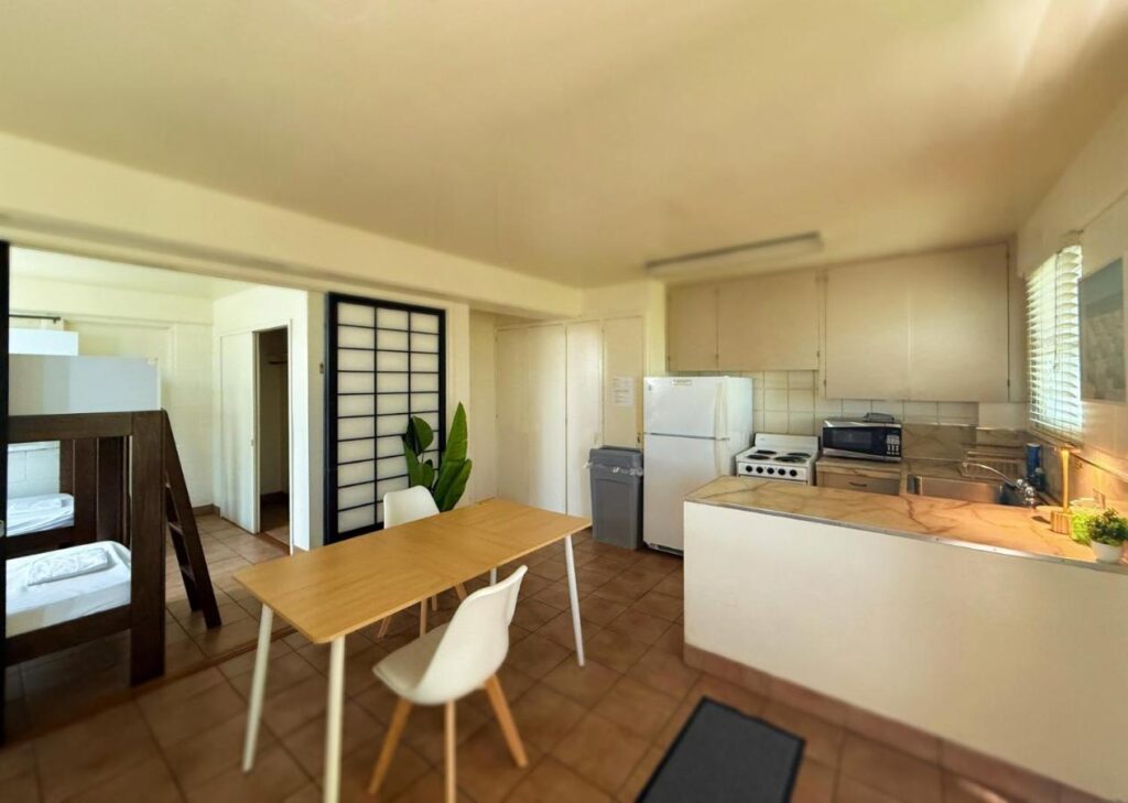 Bposhtels Waikiki Retreat - Image 6