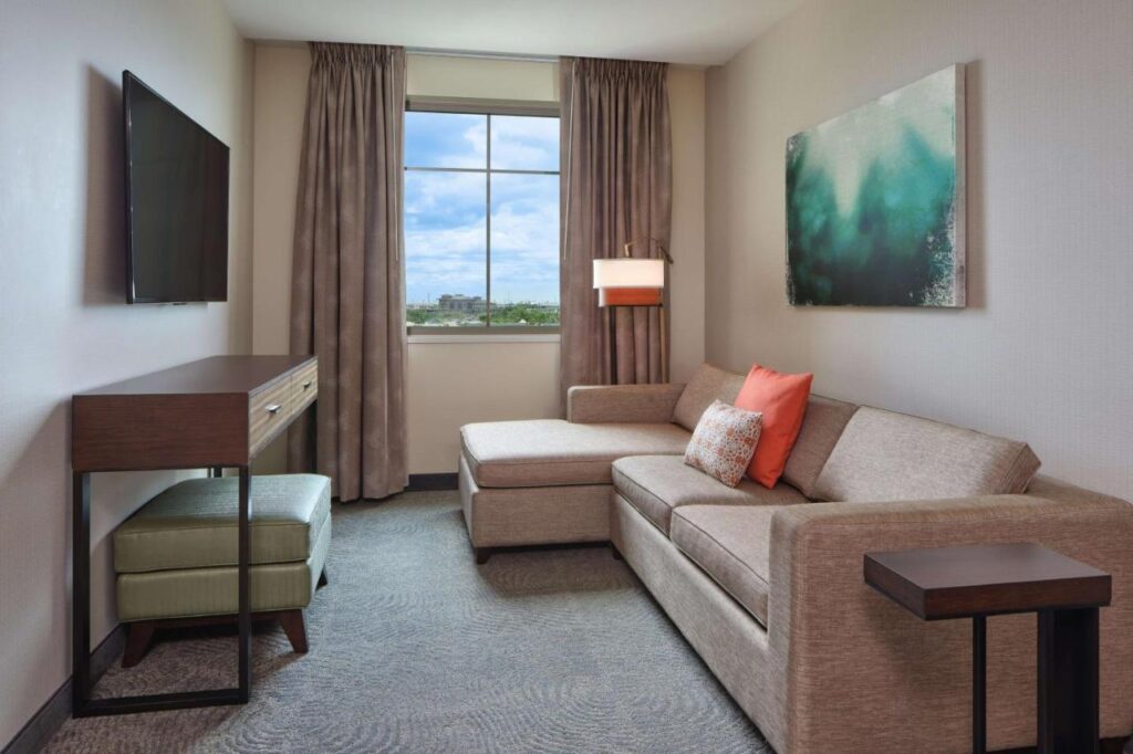 Embassy Suites By Hilton Oahu Kapolei - FREE Breakfast - Image 6