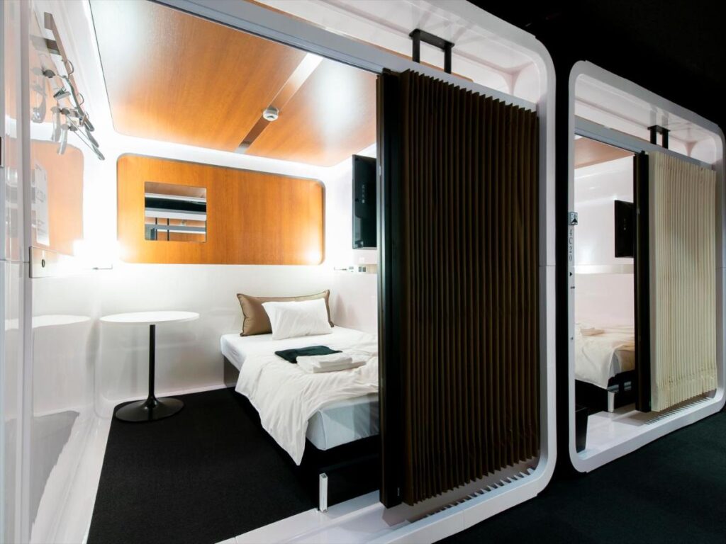 First Cabin International Hawaii - Image 1