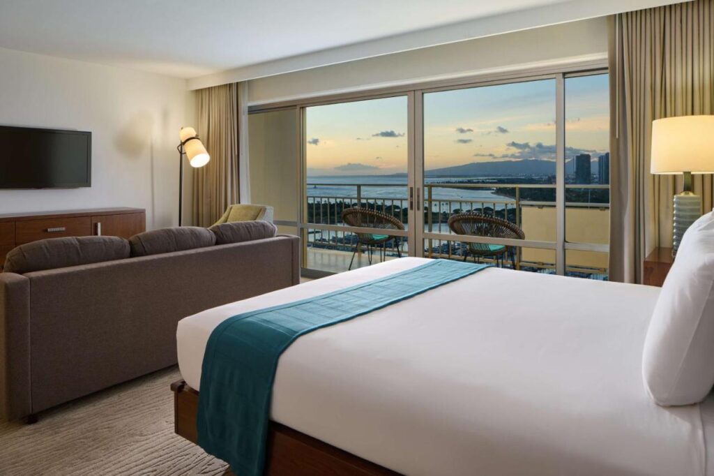 Ilikai Hotel & Luxury Suites - Image 4