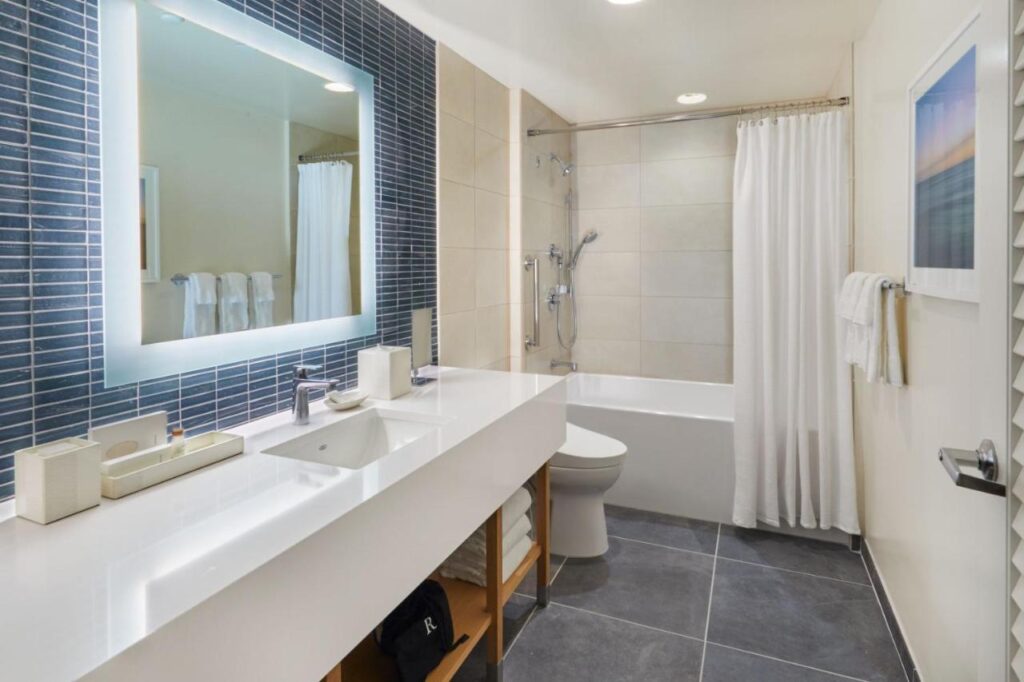 Renaissance Honolulu Hotel & Spa - Image 4