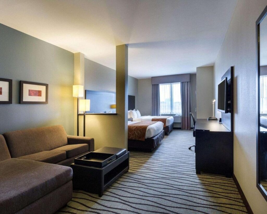 Comfort Suites near Westchase on Beltway 8 - Image 3
