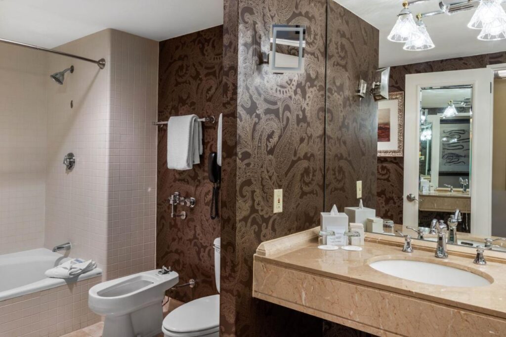 Omni Houston Hotel - Image 3