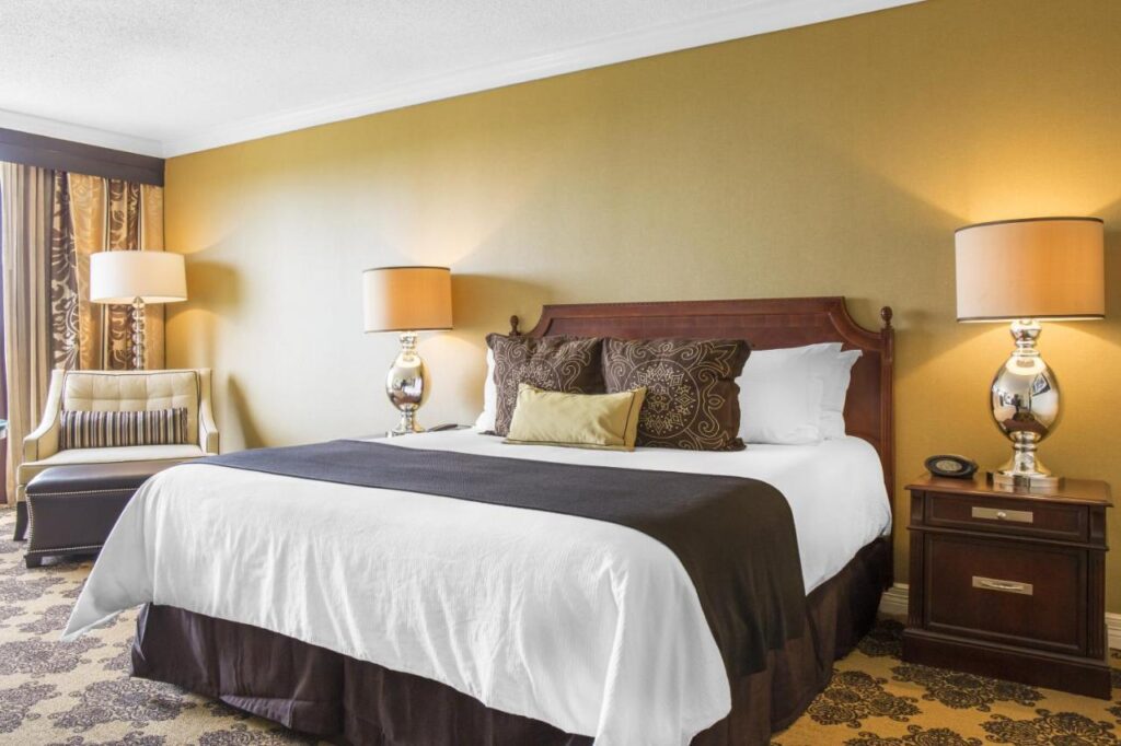 Omni Houston Hotel - Image 4