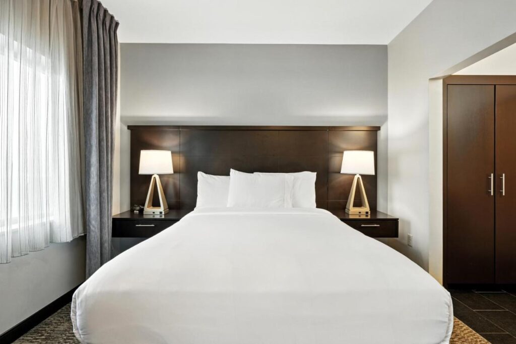 Relux at Westchase - Image 5