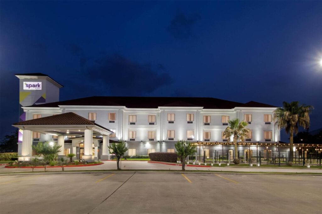 Spark By Hilton Houston Hobby Airport - Image 1