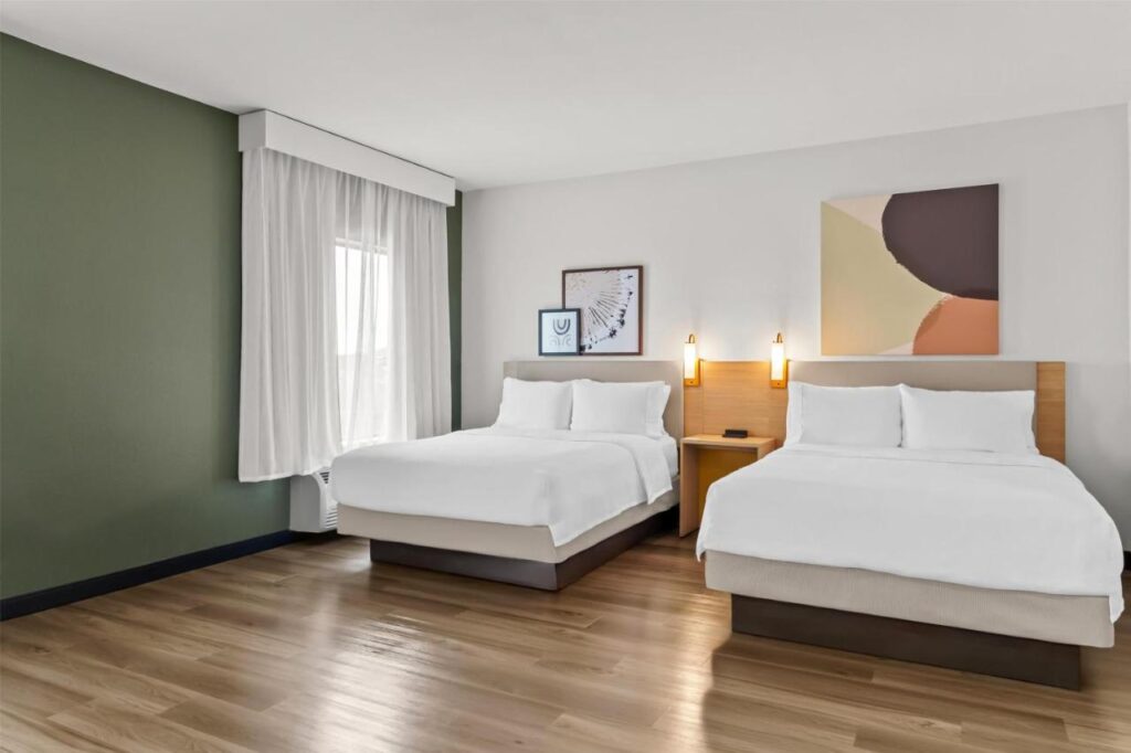 Spark By Hilton Houston Hobby Airport - Image 4