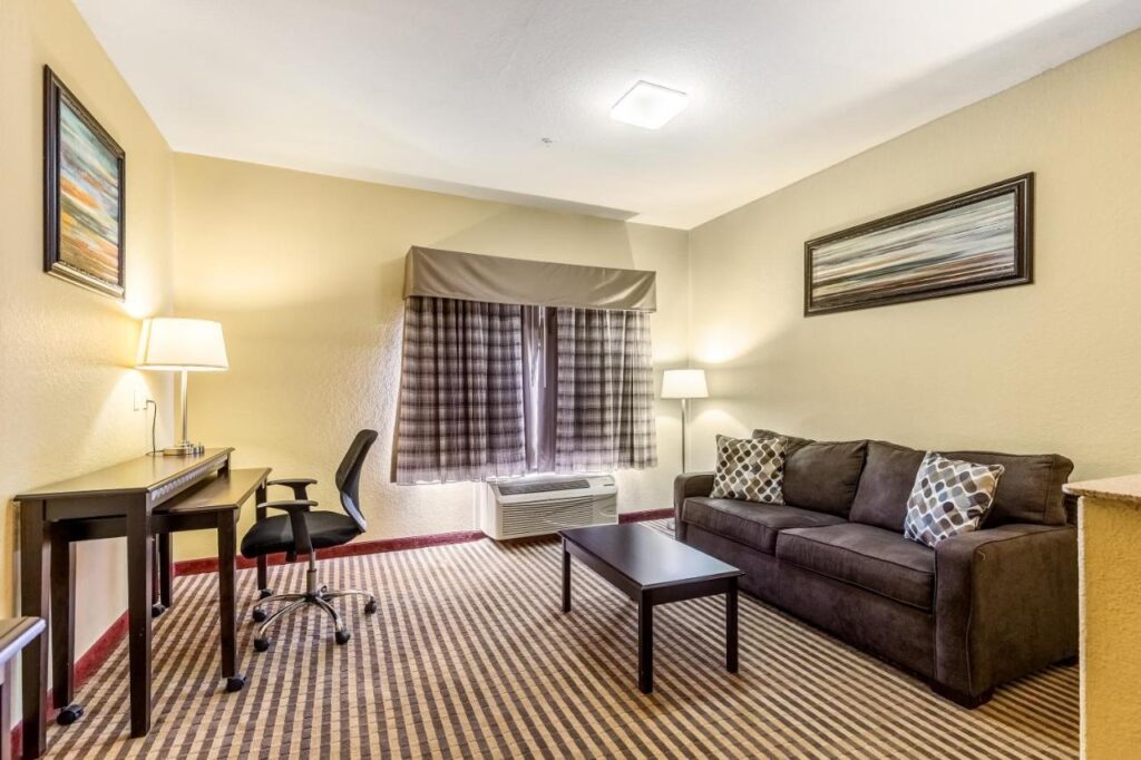 Studio 6 Suites Houston, TX - Spring - Image 3