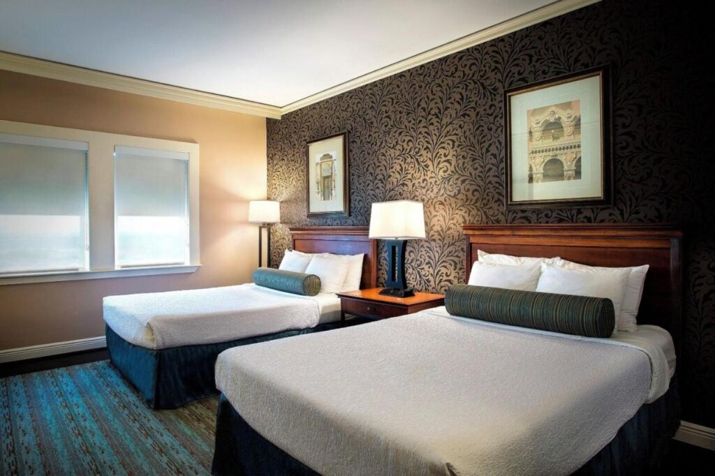 The Whitehall Houston - Image 2