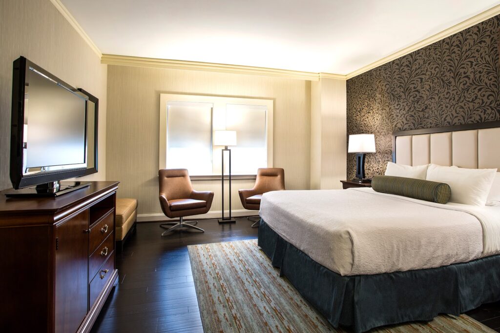 The Whitehall Houston - Image 6