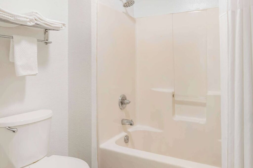 Quality Inn & Suites Decatur Priceville I-65 - Image 1