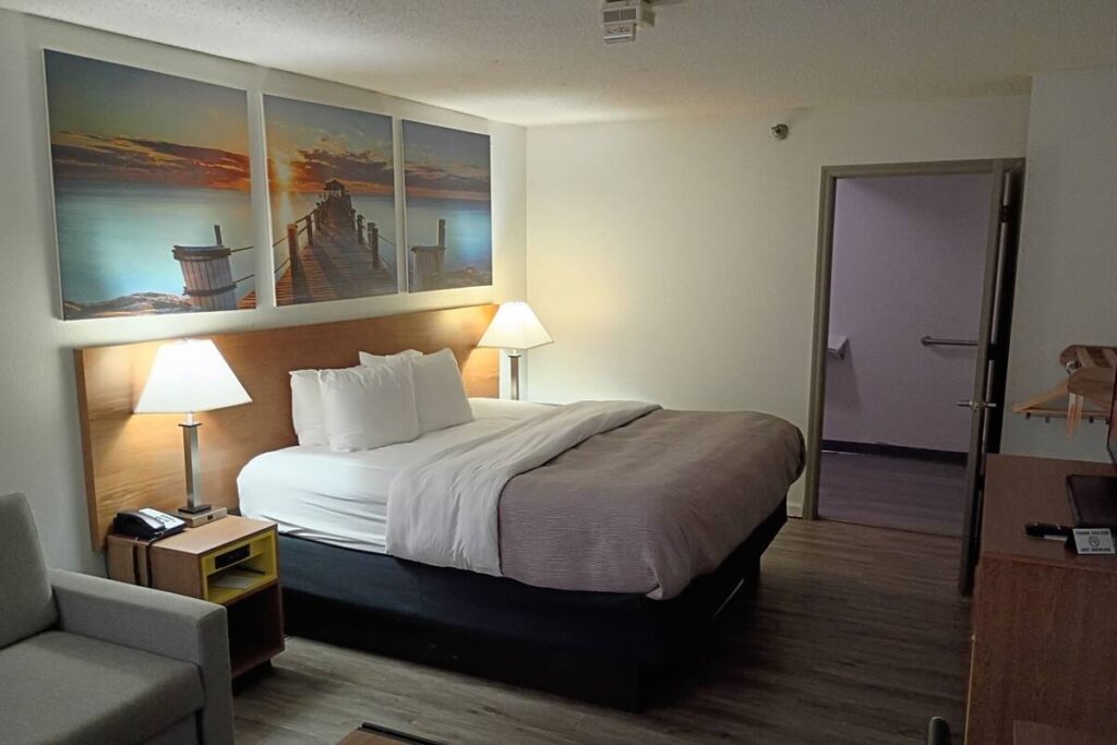 Quality Inn & Suites Decatur Priceville I-65 - Image 3