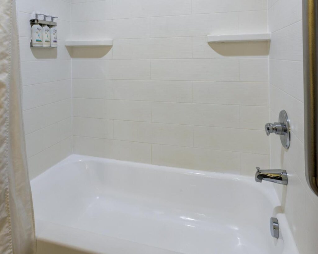 Holiday Inn Express & Suites Shelbyville Indianapolis by IHG - Image 3