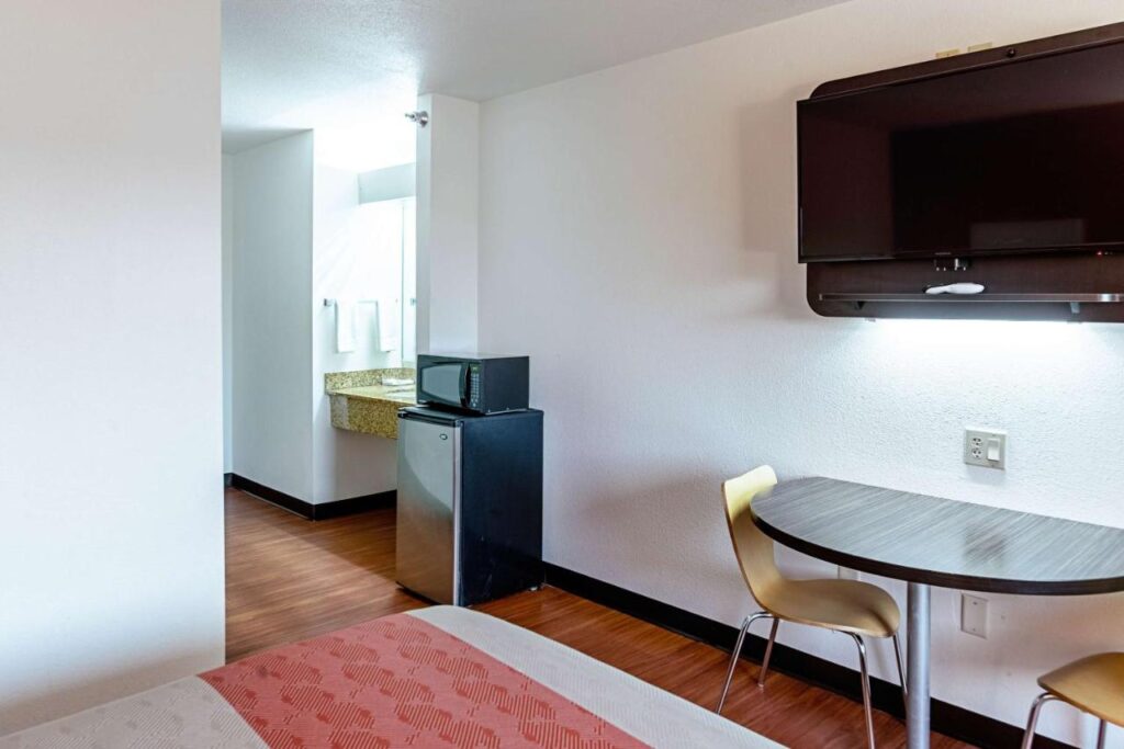 Motel 6-Lebanon, IN - Image 6